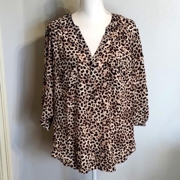 torrid Tops - Torrid women's size 1 (14-16) Georgette Harper leopard print pullover blouse